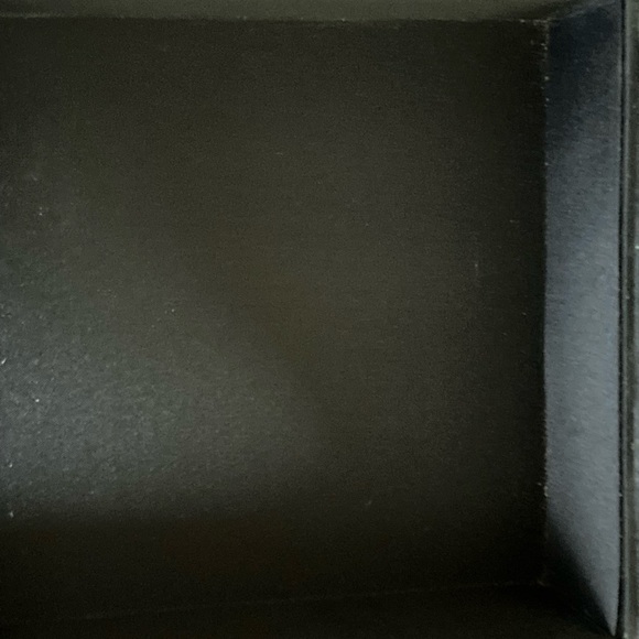 Authentic Chanel perfume box    like new - Picture 3 of 4